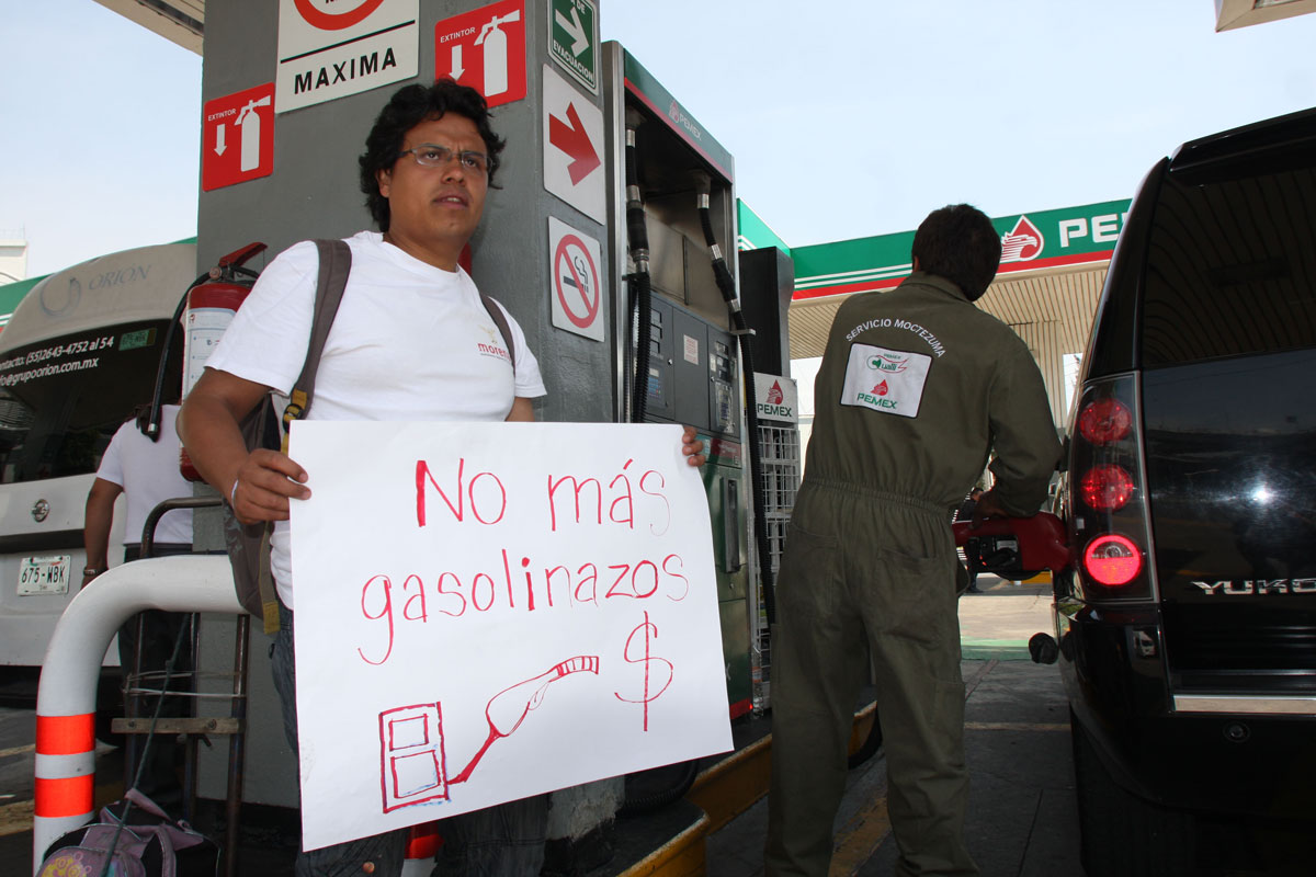 La gasolina cuesta más en México